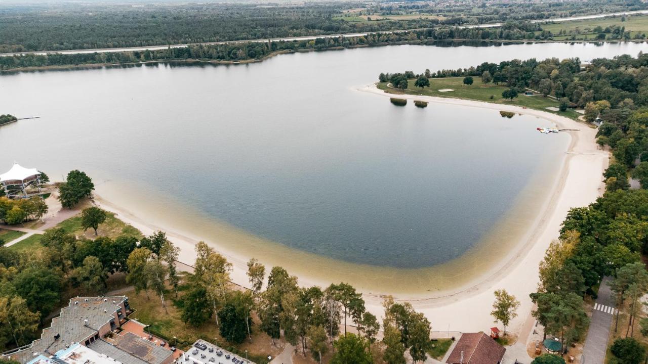 Seehotel Am Tankumsee Isenbuettel Exterior photo